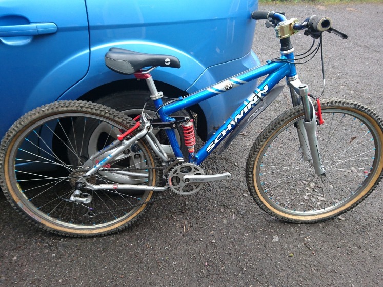 schwinn full suspension mountain bike